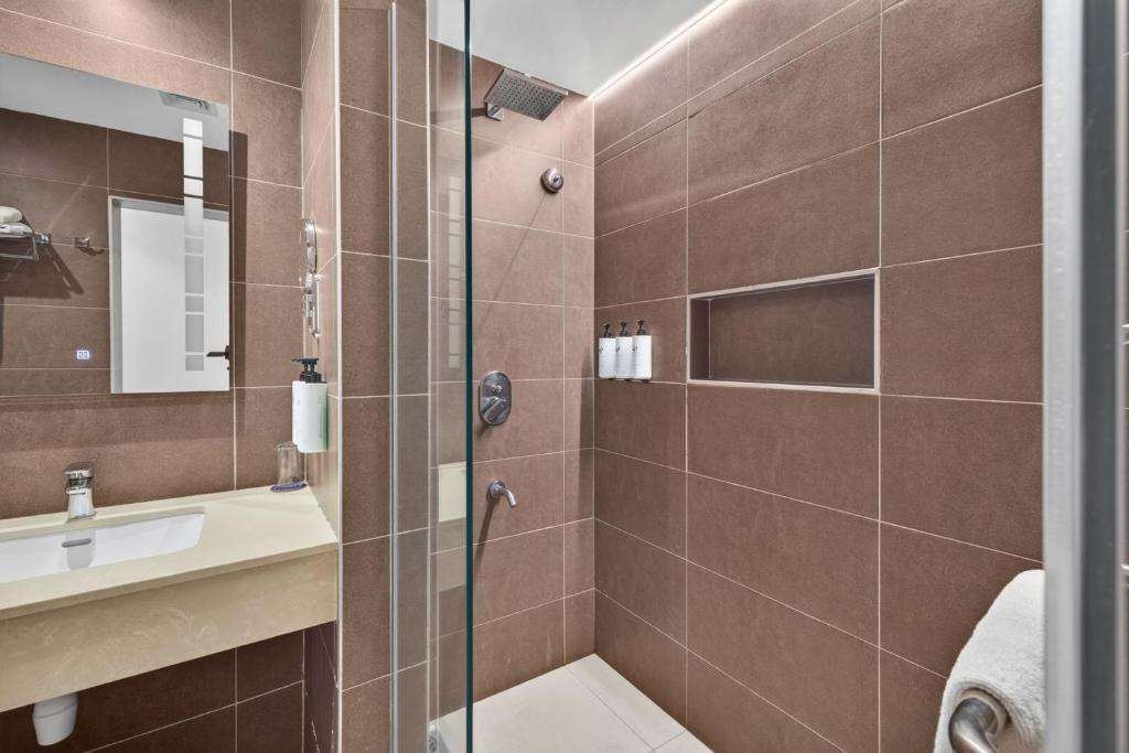 PrideInn Westlands image 4